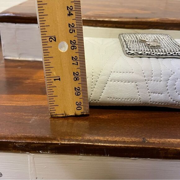 Playboy Quilted Stitched Logo Letters Wallet White With Silver Hardware Detail - Picture 14 of 15